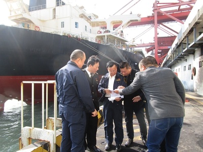 海门办元旦迎首宗船舶监管业务，船舶服务迈出新步伐